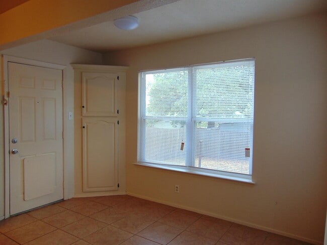 404 Oakhill Dr