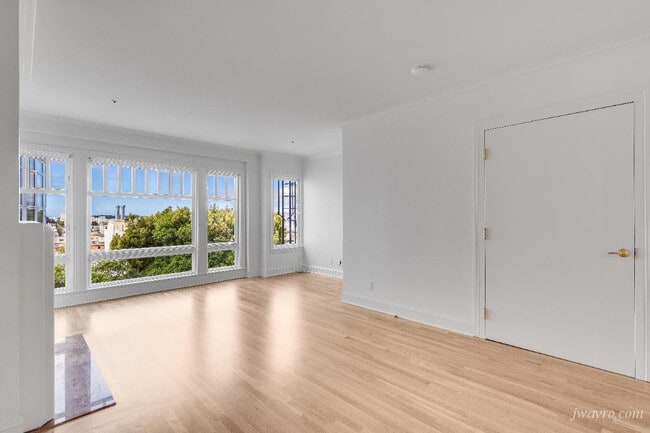 Photo - 25 Priest St