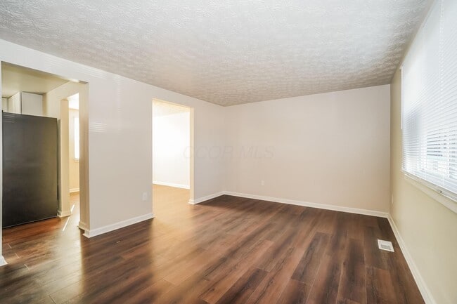 Photo - 4005 Vermilion Ave