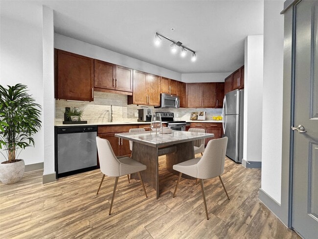 Building Photo - 2910 Milam St Unit 1332