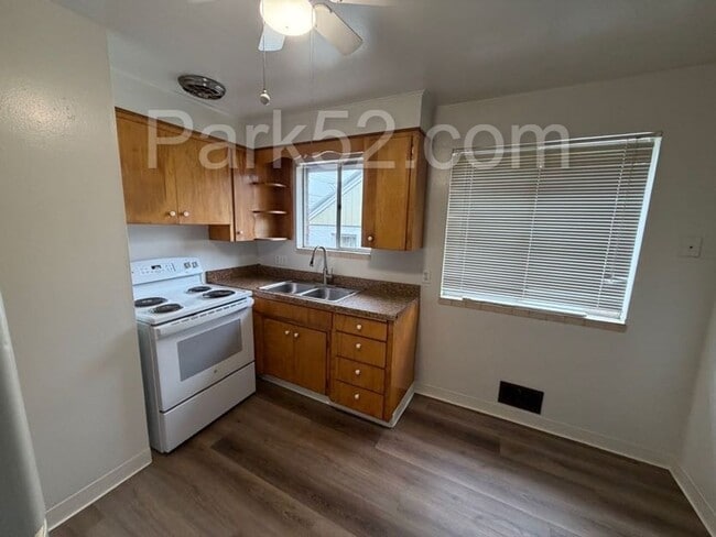 Photo - 602 N Huson St Unit #04