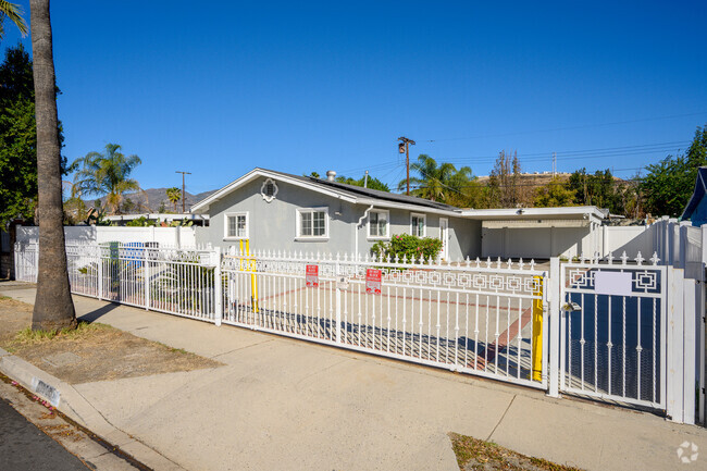 Building Photo - 11900 Cometa Ave Rental