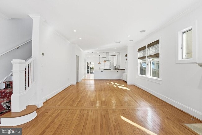 Photo - 5149 MacArthur Blvd NW