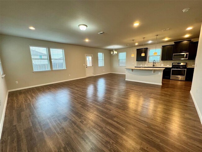 Photo - 219 Wapiti Rd