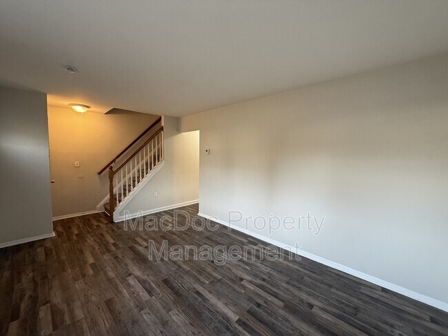 Photo - 914 Anvil Rd