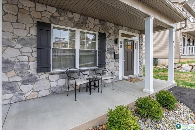 Photo - 221 Craig Ave