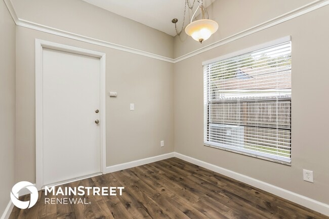 Photo - 616 Charing Cross Ct