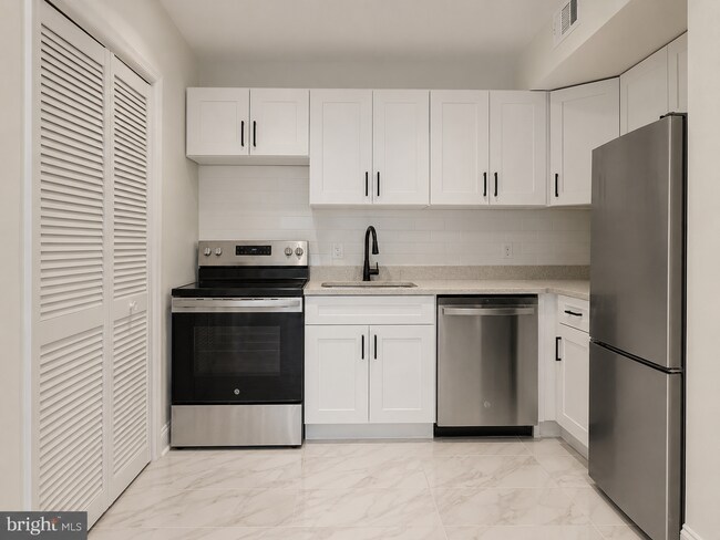 Photo - 1707 6th St NW Unit 1707 6th St 2
