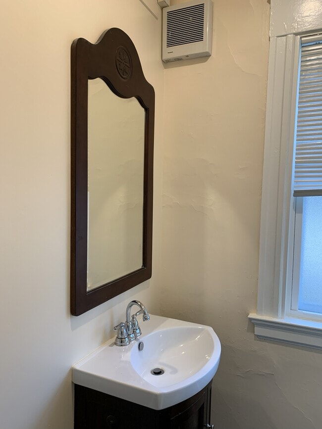 Photo - 64 Santa Clara Ave Unit Apt 1