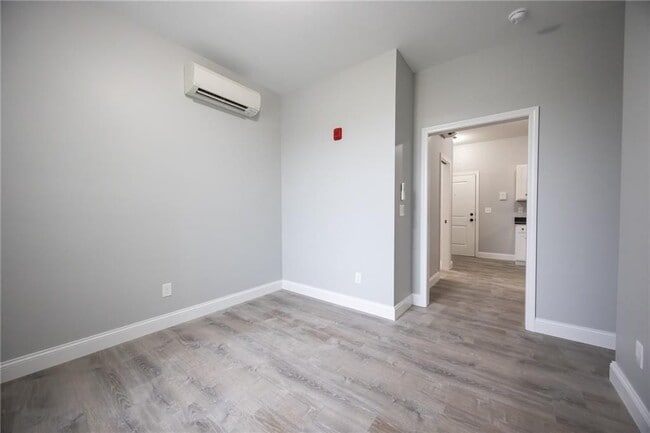 Photo - 6899 Post Rd