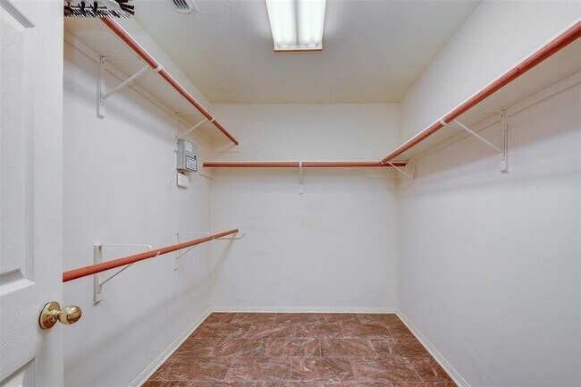 Photo - 25915 Drybrook Rd