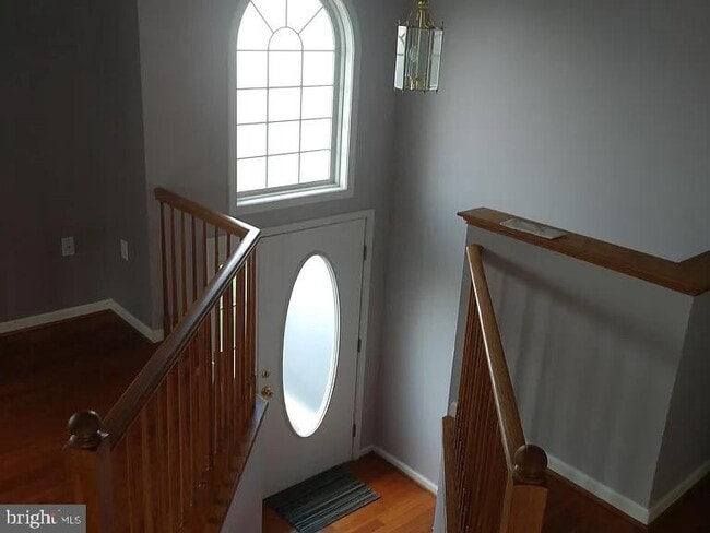 Building Photo - 356 Oak Lee Dr