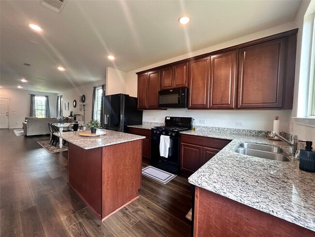 Photo - 118 Ashwood Glade Dr