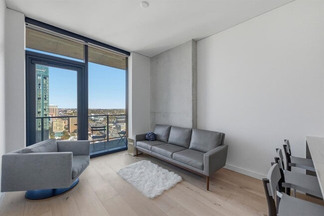 Photo - 610 Davis St Unidad 2710