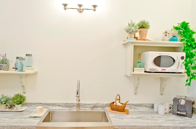 Photo - 29 E Main St Unit SB2