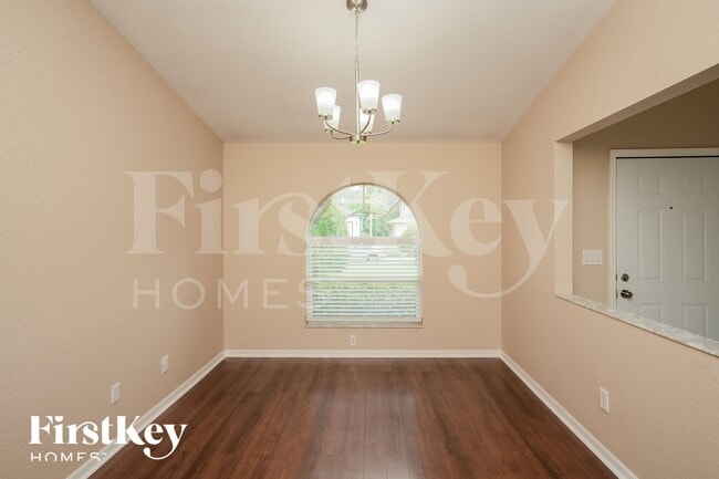 Photo - 1410 Alexander Way