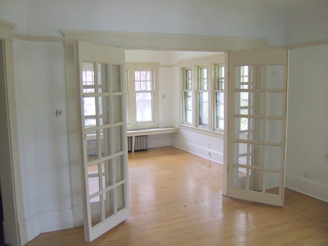 Sun/Bedroom. - 3030-3032 N Downer Ave Unit Upper