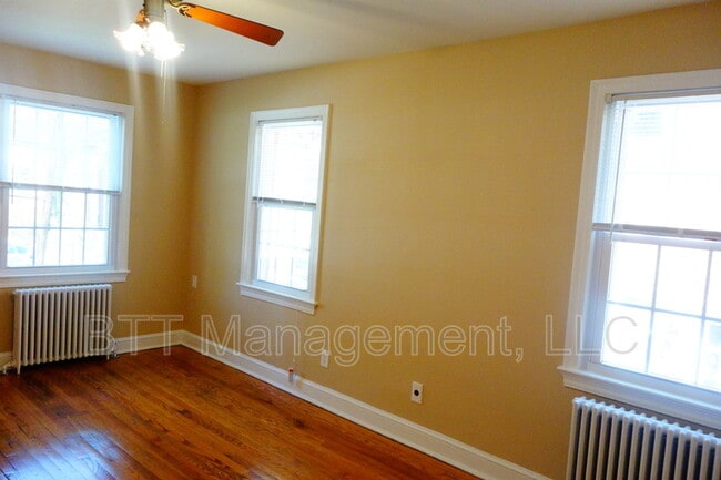 Photo - 8401 Greenwood Ave Unit #4