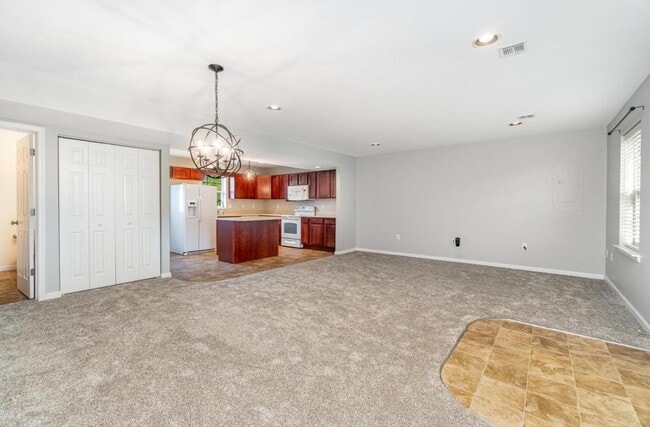 Photo - 180 Melbourne Ln
