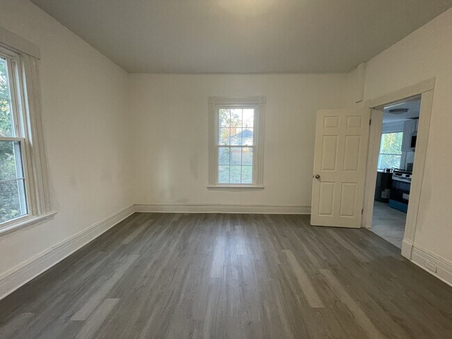 Photo - 852 Brook St House