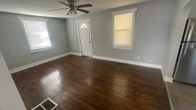 415 Samuel Moore Pkwy