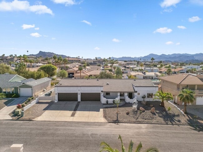 Photo - 4 Bedroom Pool Home on the Golf Course