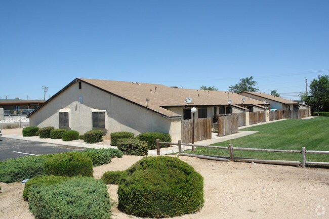 The Sequoia Apartments - Sequoia Apartments