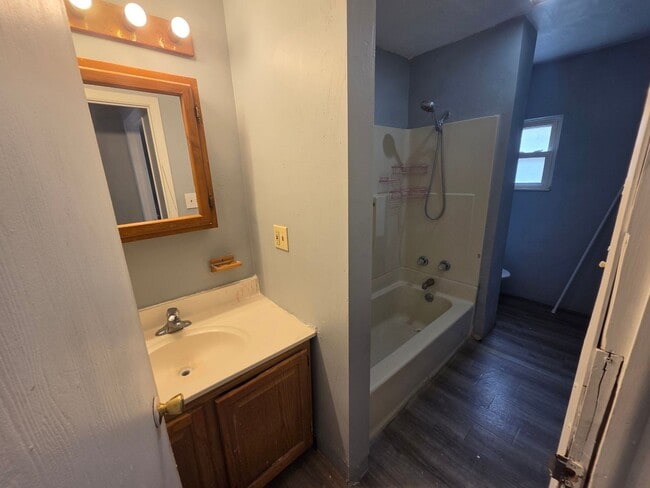 Photo - 1014 E 5th St Unit 1014 E 5th St #1