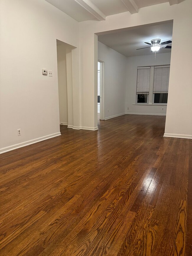 Photo - Beautiful 1 Bed Apartment in North Center/ Ravenswood Area Available September 1st Unit 1750 - 1