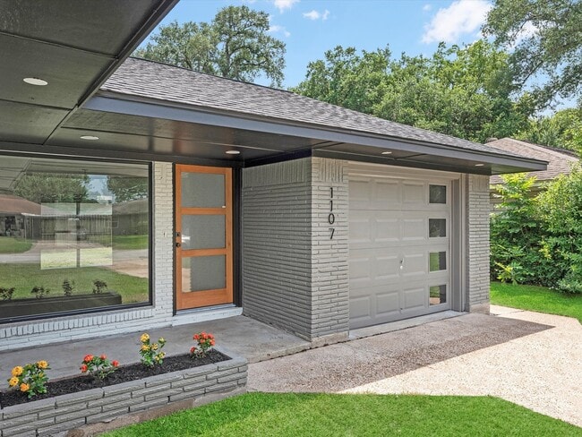 Building Photo - 1107 Stonecrest Dr