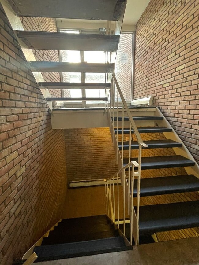 Photo - Two Bedroom Apartment Available for Rent!