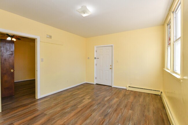 Photo - 208 4TH St Unit 1