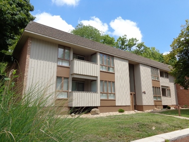 Carriage Hill Apartments - Carriage Hill Apartments