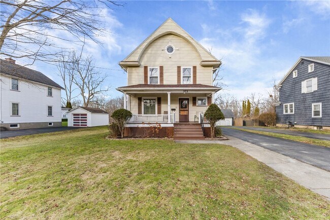 Photo - 373 Genesee St