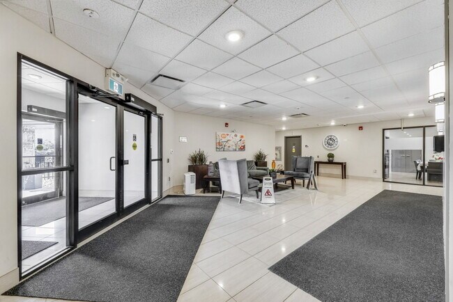 Photo - 325 Lakeview Dr