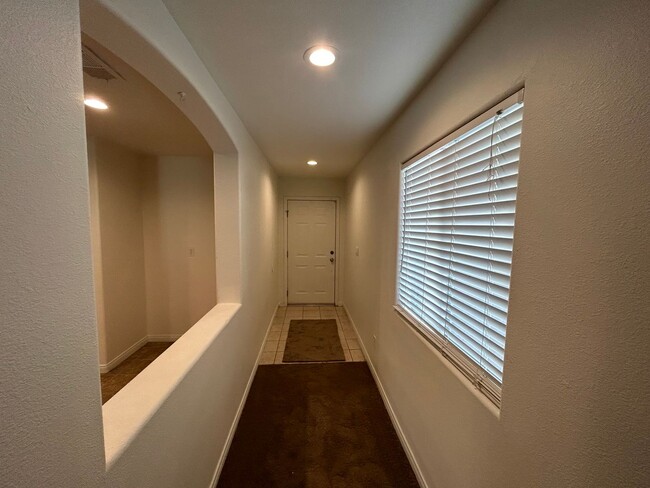 Photo - Large 5 Bedroom/2 Bathroom NW Bakersfield ...