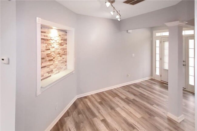 Photo - 2389 White Alder Dr NE