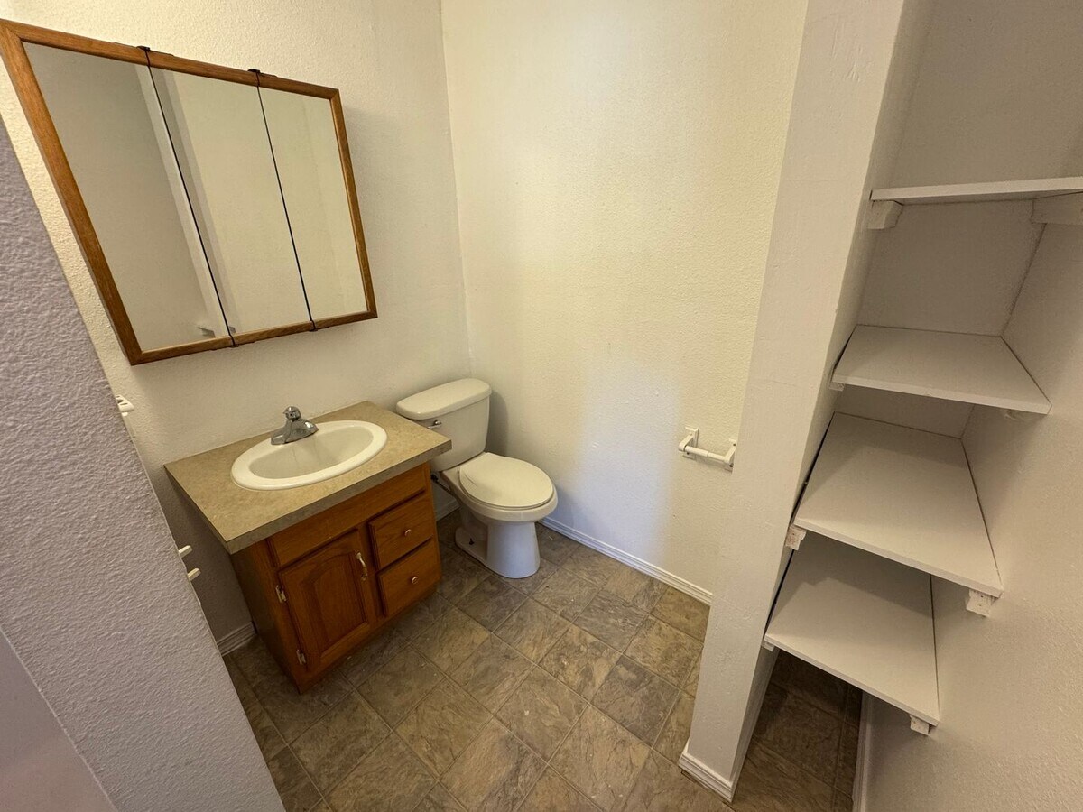 Photo - 618 Basin St NW Unit Apt. H