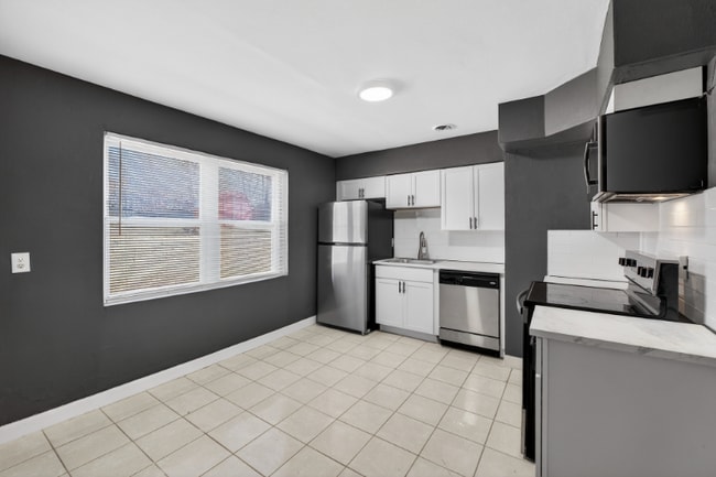 Photo - 10235 Midland Blvd