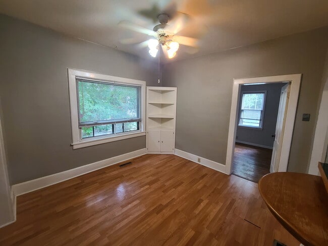 Photo - 637 W Laurel St