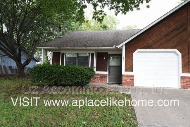 Building Photo - 109 SE Greystone Dr Rental