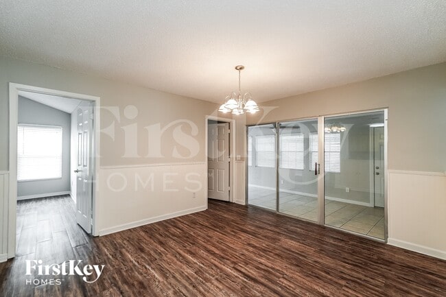 Photo - 7027 Silvermill Dr