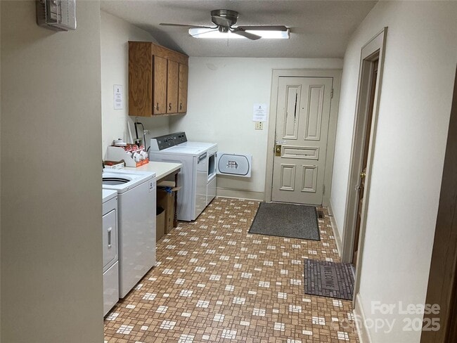 Photo - 409 N Main St