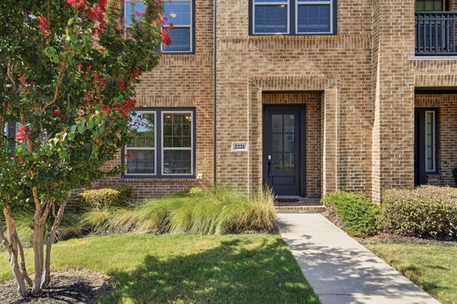 2221 Lasso Ln