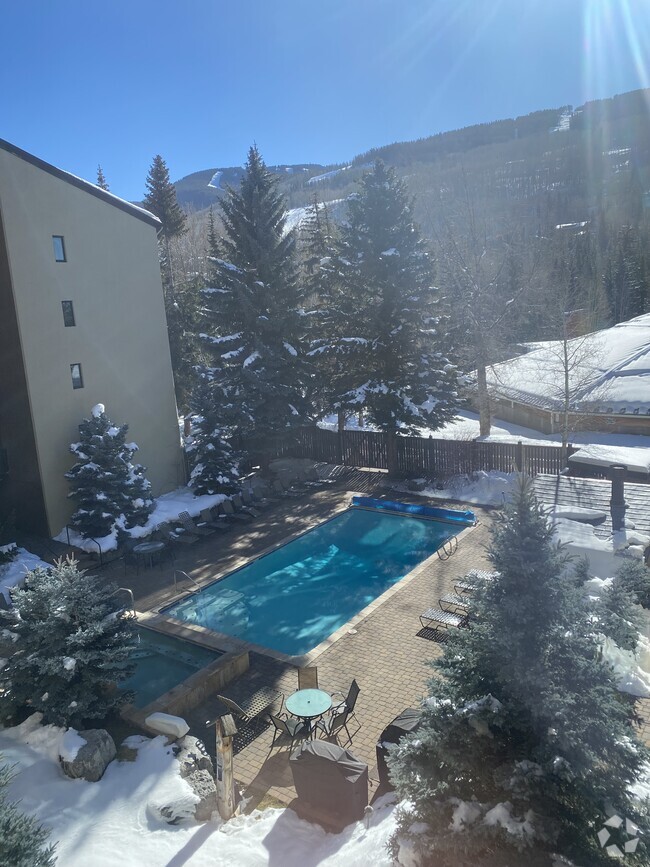 Building Photo - 300 E Lionshead Cir Unit Ski Vail Rental