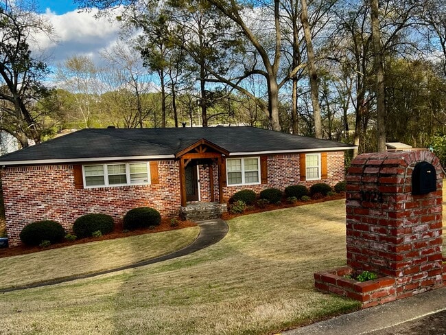 Building Photo - 3024 Whispering Pines Cir