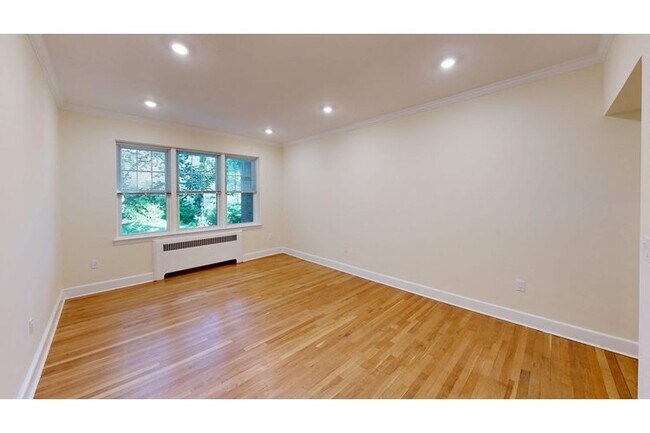 Building Photo - 77 Kilsyth Rd Unit 1