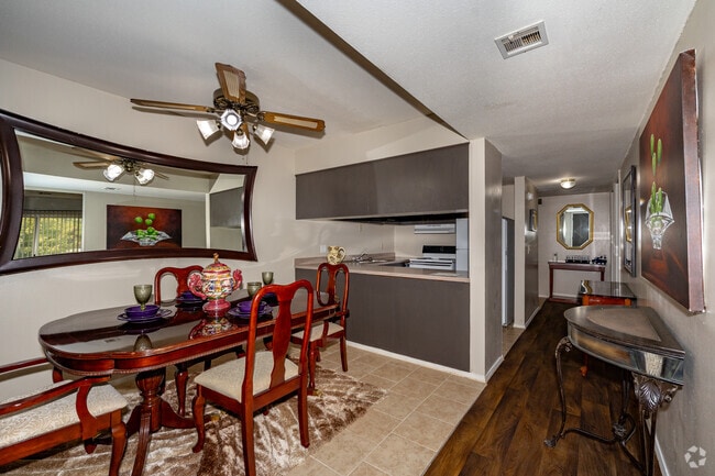 2BR, 2BA - 945SF - Dining Room