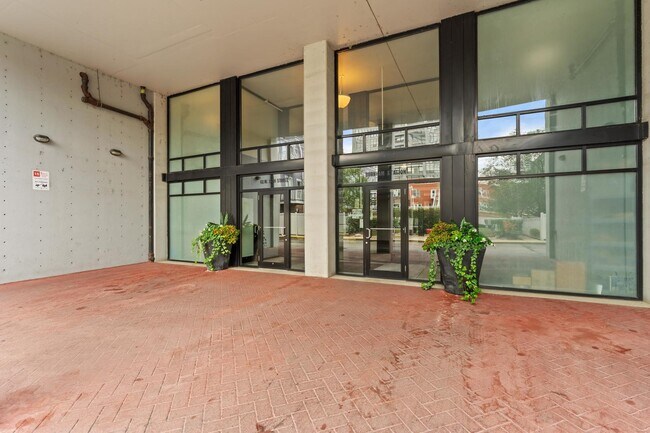 Photo - 61 W 15th St
