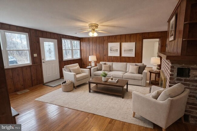 Photo - 1334 Waterbury Rd